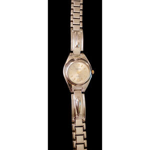 Vintage Yukon ladies wristwatch silver